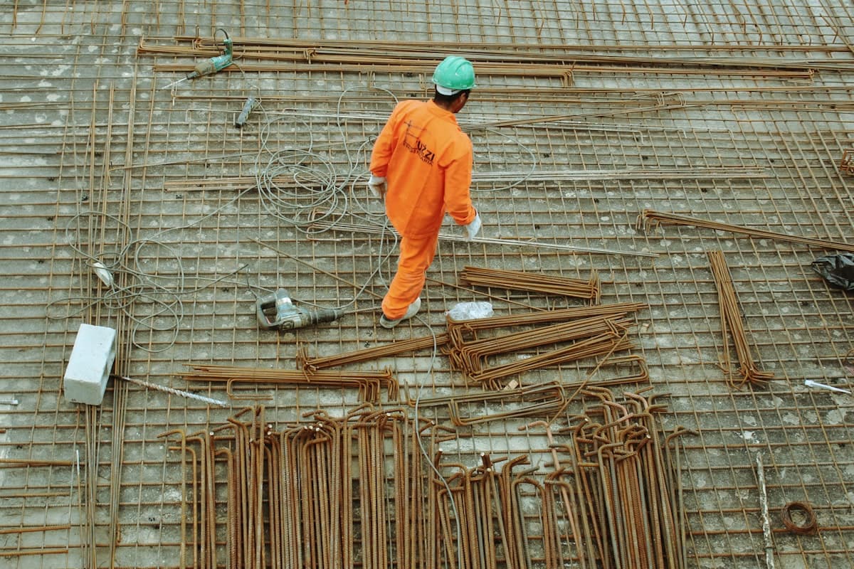 Electronet & Construction crew on a job site